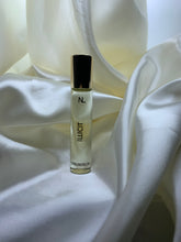 Load image into Gallery viewer, Roll-On Perfume bottle 10ml
